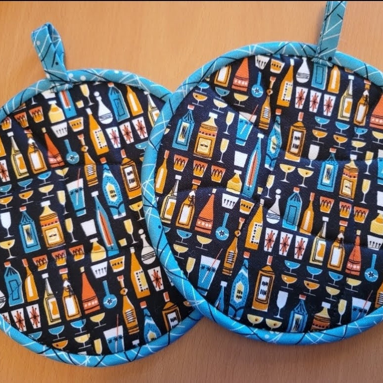 Kitchy Kitchen Cocktail Hot Pads Potholder Set
